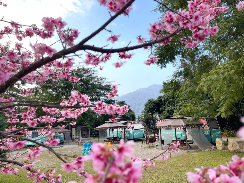 威尼斯露營地 |溫泉與露營車最完美的懶人露營搭配